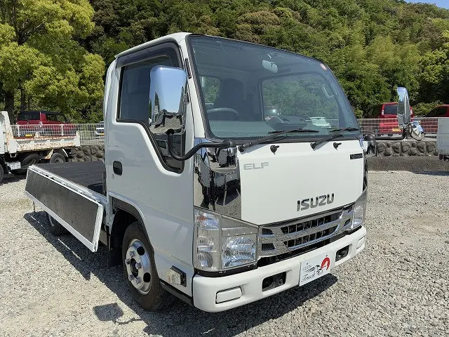 いすゞ エルフ 2RG-NJR88A(2WD)の写真10