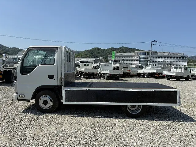 いすゞ エルフ 2RG-NJR88A(2WD)の写真11