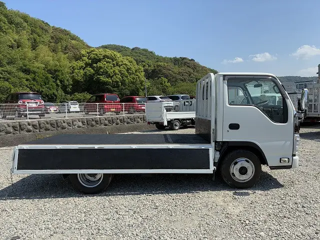 いすゞ エルフ 2RG-NJR88A(2WD)の写真12