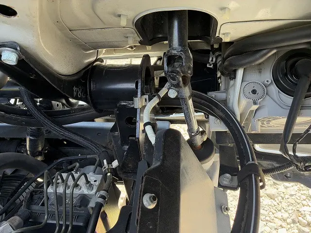 いすゞ エルフ 2RG-NJR88A(2WD)の写真28