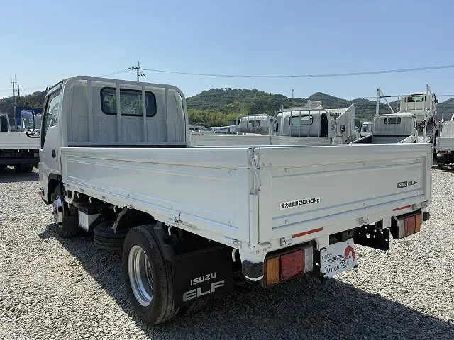 いすゞ エルフ 2RG-NJR88A(2WD)の写真30
