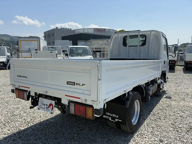 いすゞ エルフ 2RG-NJR88A(2WD)の写真31