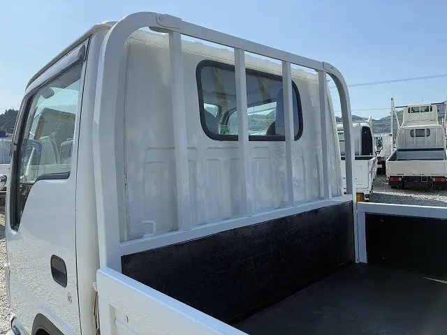 いすゞ エルフ 2RG-NJR88A(2WD)の写真48