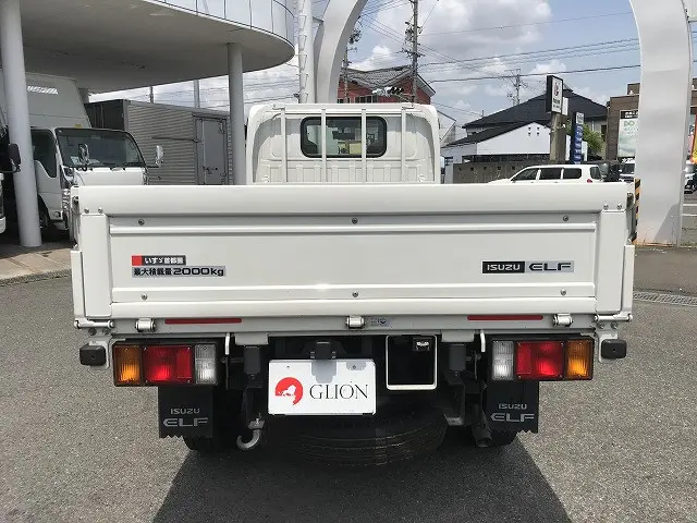 いすゞ エルフ 2TG-NJR88AF(2WD)の写真5