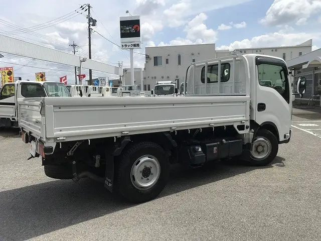 いすゞ エルフ 2TG-NJR88AF(2WD)の写真6