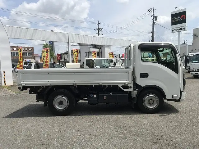 いすゞ エルフ 2TG-NJR88AF(2WD)の写真8