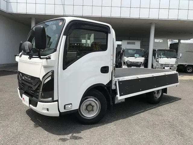 いすゞ エルフ 2TG-NJR88AF(2WD)の写真9