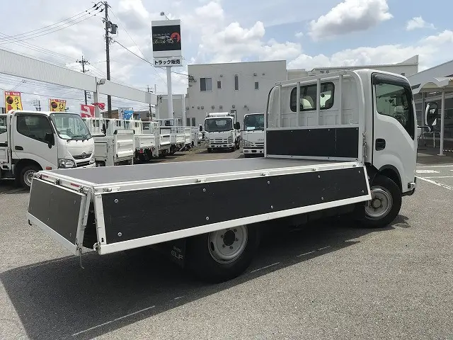 いすゞ エルフ 2TG-NJR88AF(2WD)の写真13