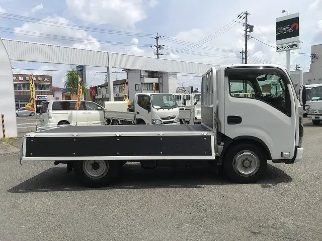 いすゞ エルフ 2TG-NJR88AF(2WD)の写真15