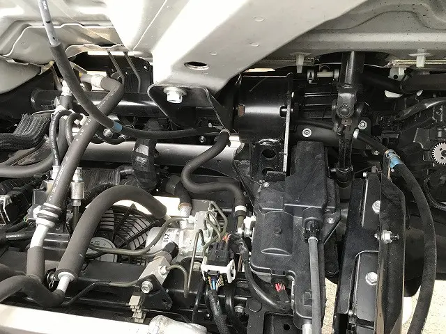 いすゞ エルフ 2TG-NJR88AF(2WD)の写真20