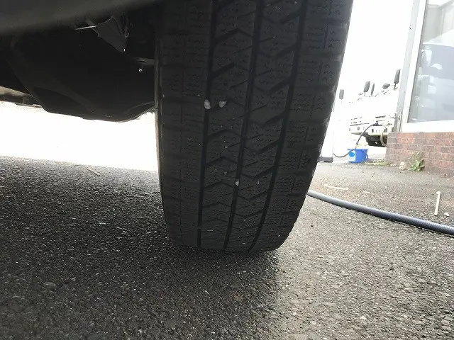 いすゞ エルフ 2TG-NJR88AF(2WD)の写真30