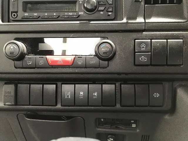 いすゞ エルフ 2TG-NJR88AF(2WD)の写真36
