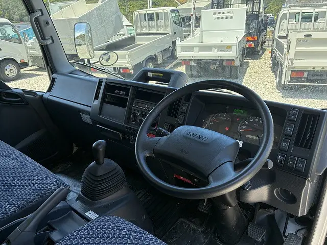 いすゞ エルフ 2RG-NPR88AN(2WD)の写真38