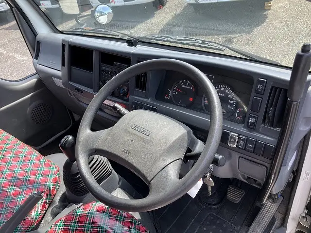 いすゞ エルフ TPG-NJR85AN(2WD)の写真37