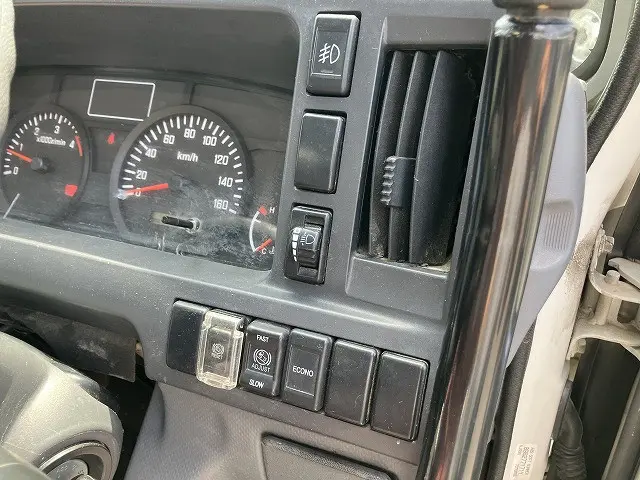 いすゞ エルフ TPG-NJR85AN(2WD)の写真38