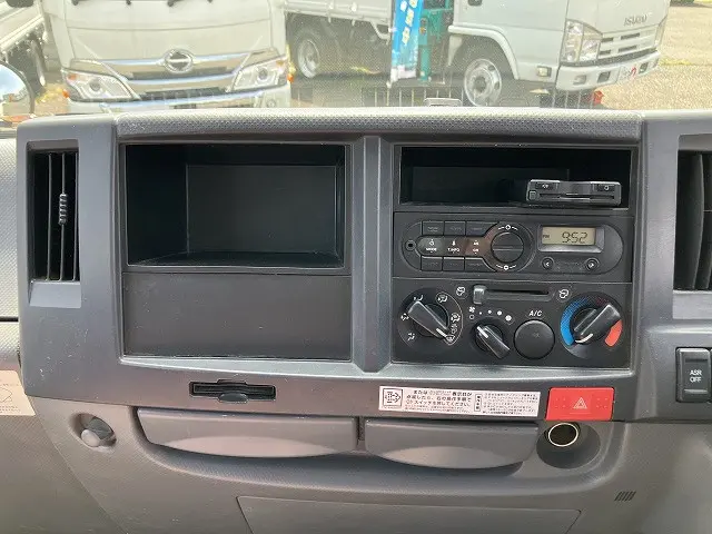 いすゞ エルフ TPG-NJR85AN(2WD)の写真41