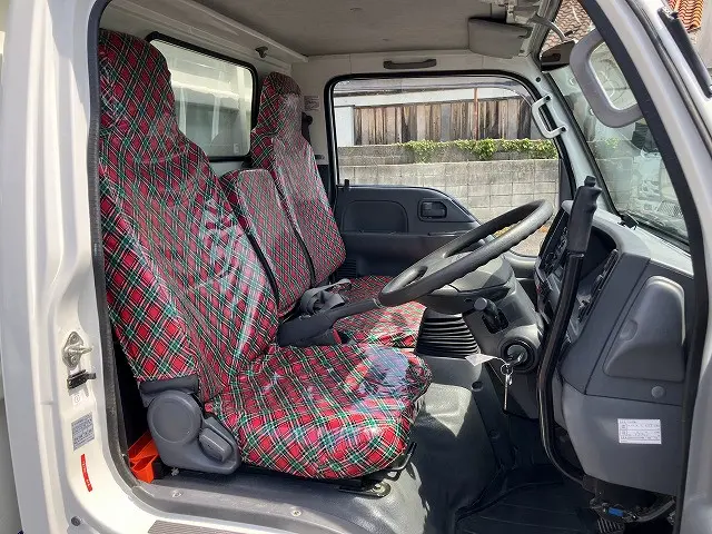 いすゞ エルフ TPG-NJR85AN(2WD)の写真45