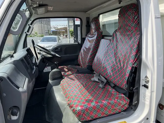 いすゞ エルフ TPG-NJR85AN(2WD)の写真46