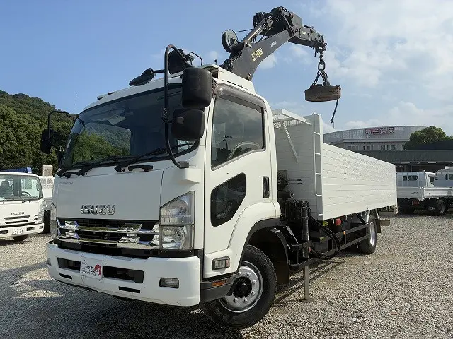 いすゞ フォワード LKG-FTR90S2(2WD)の写真1