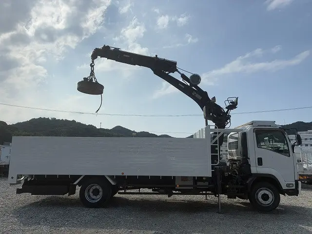 いすゞ フォワード LKG-FTR90S2(2WD)の写真5