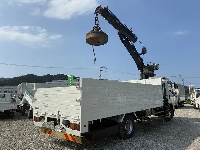 いすゞ フォワード LKG-FTR90S2(2WD)の写真8