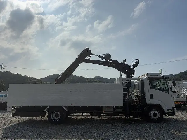 いすゞ フォワード LKG-FTR90S2(2WD)の写真12