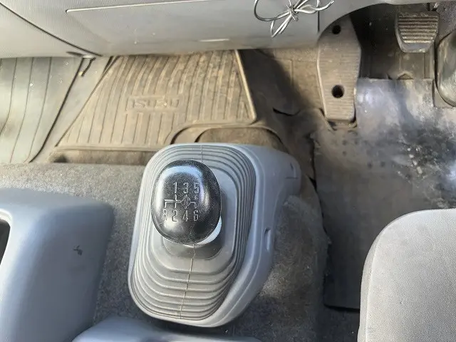 いすゞ フォワード LKG-FTR90S2(2WD)の写真35