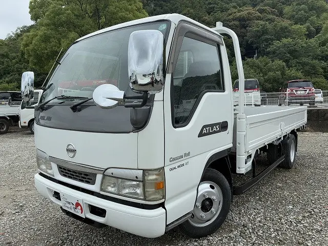 日産 アトラス KR-AKR81LAR(2WD)の写真1