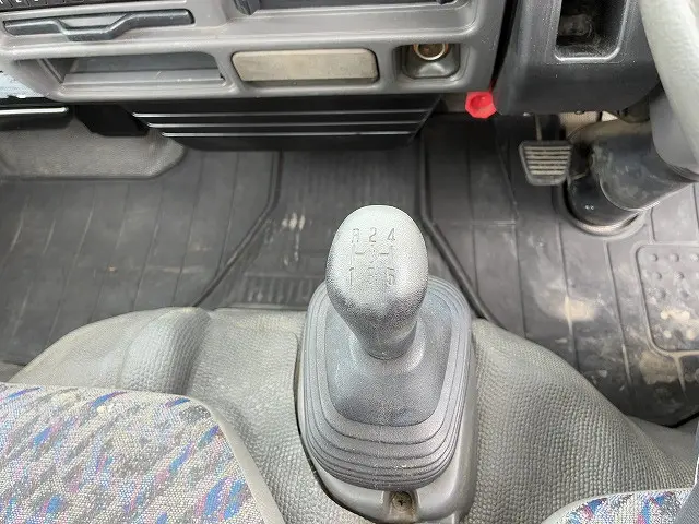 日産 アトラス KR-AKR81LAR(2WD)の写真37