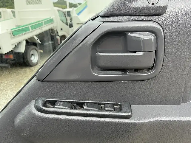 日産 アトラス KR-AKR81LAR(2WD)の写真40
