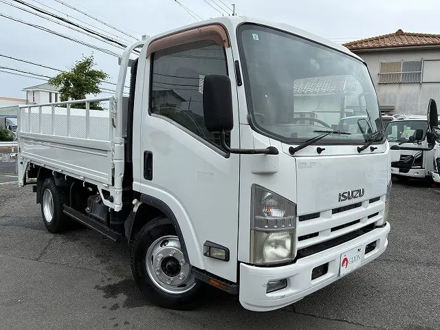 いすゞ エルフ BDG-NPR85AR(2WD)の写真3