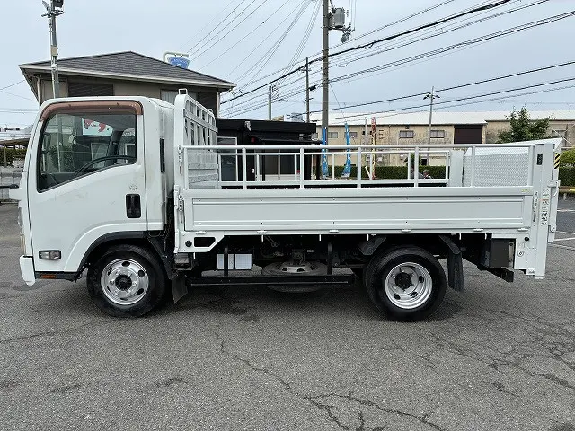 いすゞ エルフ BDG-NPR85AR(2WD)の写真4