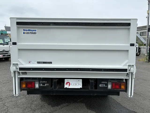 いすゞ エルフ BDG-NPR85AR(2WD)の写真7