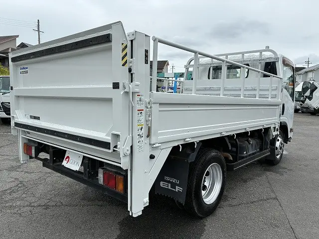 いすゞ エルフ BDG-NPR85AR(2WD)の写真8