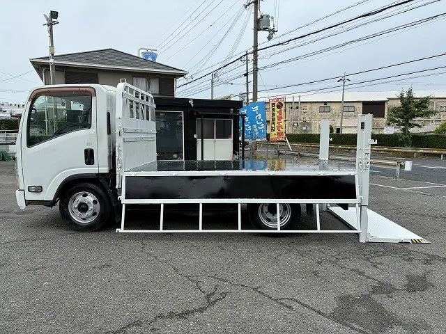 いすゞ エルフ BDG-NPR85AR(2WD)の写真11