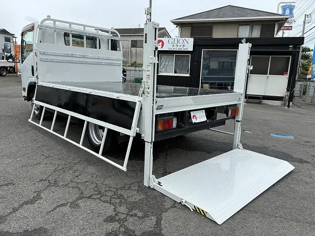 いすゞ エルフ BDG-NPR85AR(2WD)の写真13