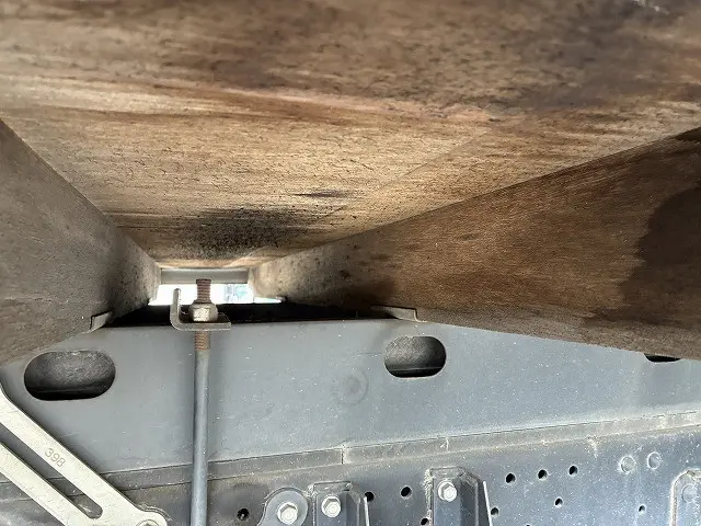 いすゞ エルフ BDG-NPR85AR(2WD)の写真21