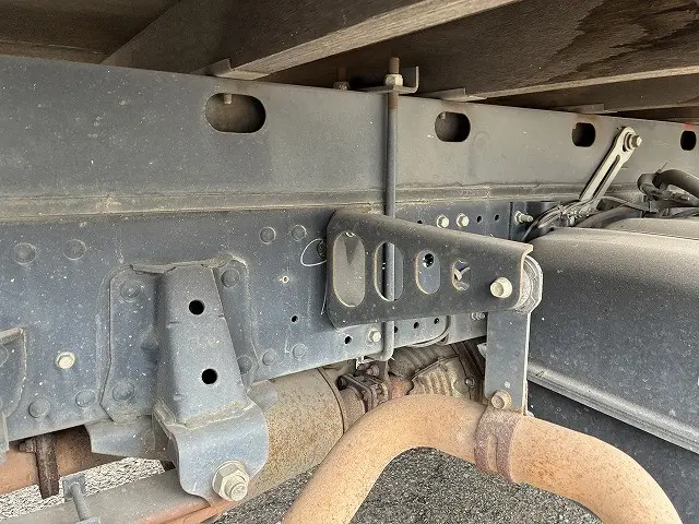 いすゞ エルフ BDG-NPR85AR(2WD)の写真22
