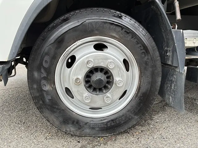いすゞ エルフ BDG-NPR85AR(2WD)の写真26