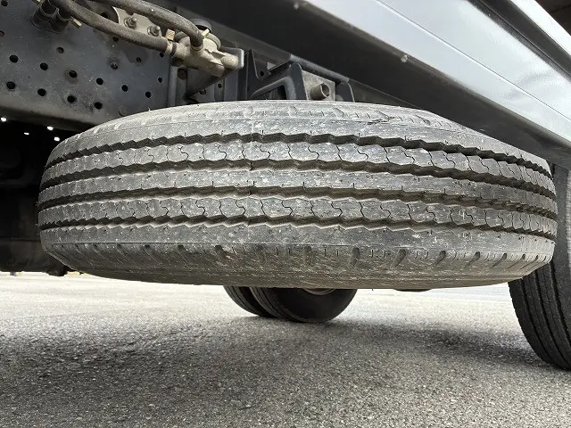 いすゞ エルフ BDG-NPR85AR(2WD)の写真32