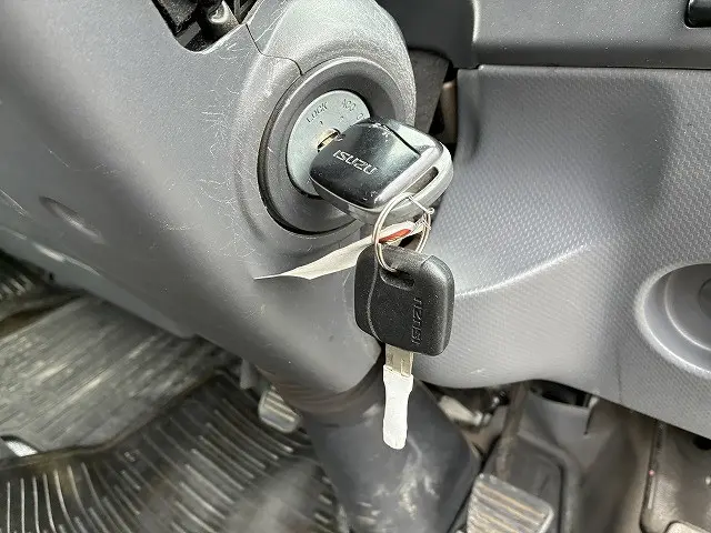 いすゞ エルフ BDG-NPR85AR(2WD)の写真37