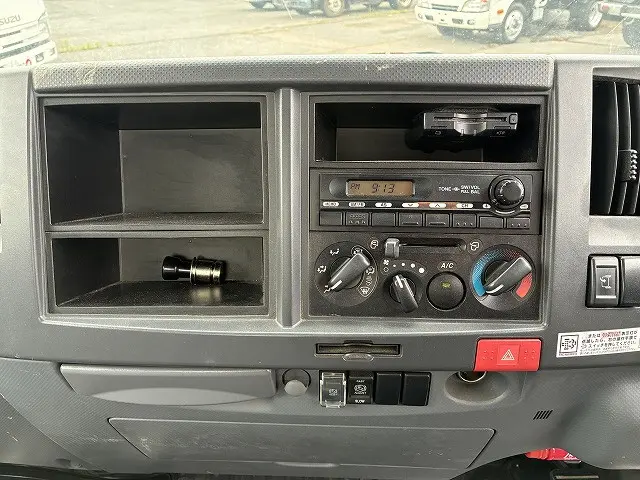 いすゞ エルフ BDG-NPR85AR(2WD)の写真41