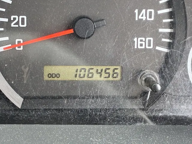 いすゞ エルフ BDG-NPR85AR(2WD)の写真42