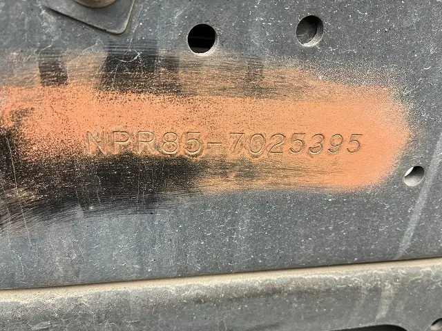 いすゞ エルフ BDG-NPR85AR(2WD)の写真49