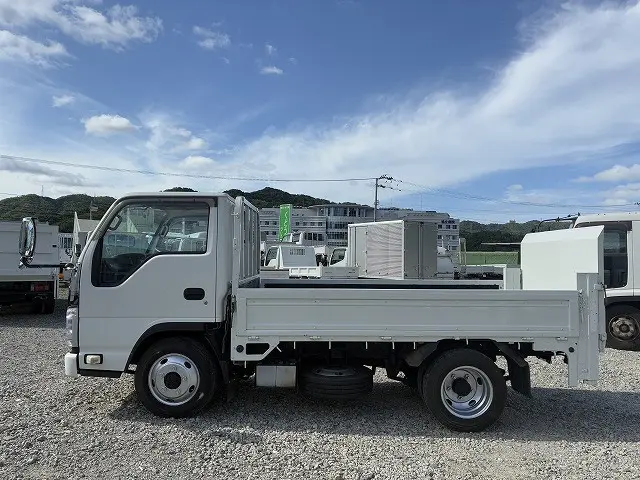 いすゞ エルフ TKG-NJS85AN(4WD)の写真4