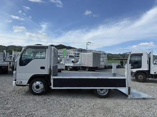 いすゞ エルフ TKG-NJS85AN(4WD)の写真11