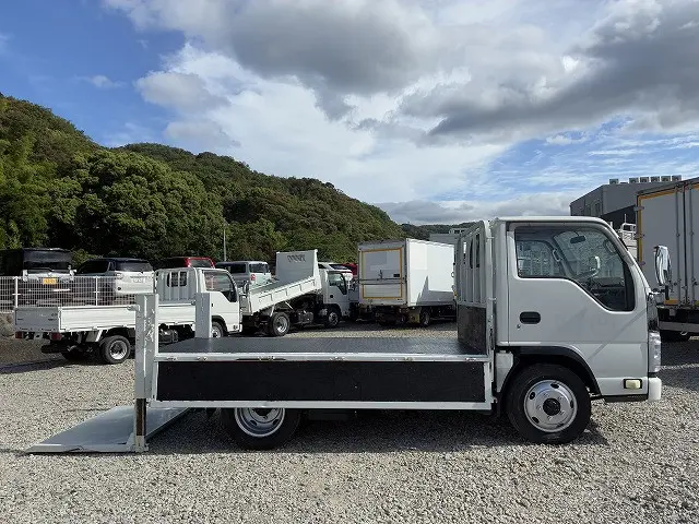 いすゞ エルフ TKG-NJS85AN(4WD)の写真12