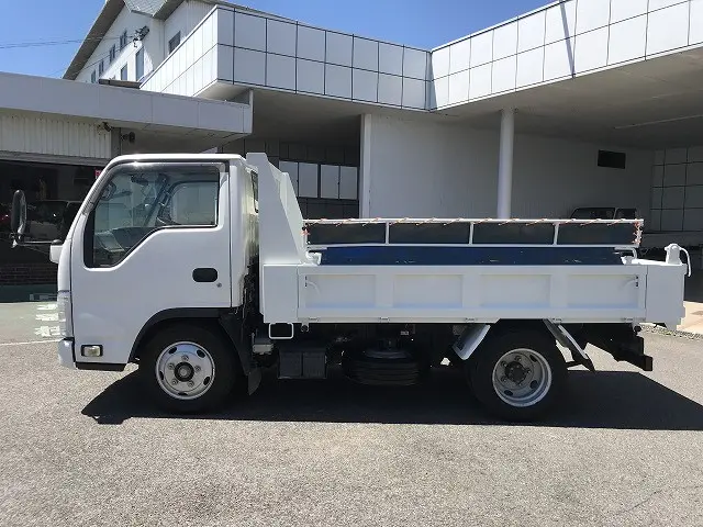 いすゞ エルフ TPG-NKR85AD(2WD)の写真4