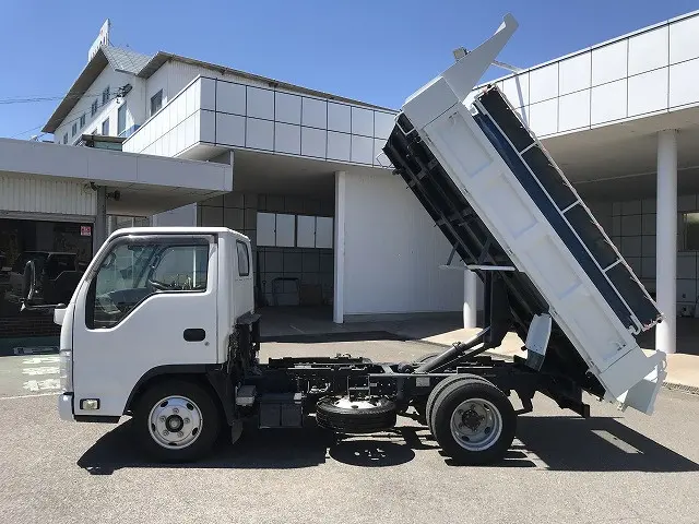 いすゞ エルフ TPG-NKR85AD(2WD)の写真12