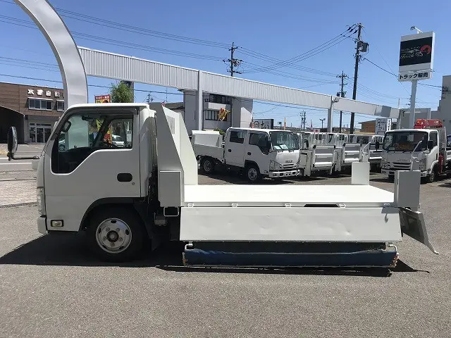 いすゞ エルフ TPG-NKR85AD(2WD)の写真17